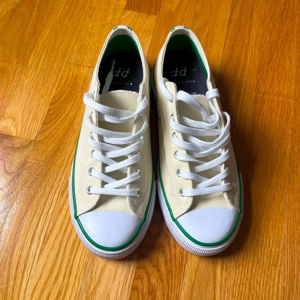 New Balance Cream Canvas Sneakers with Green Trim